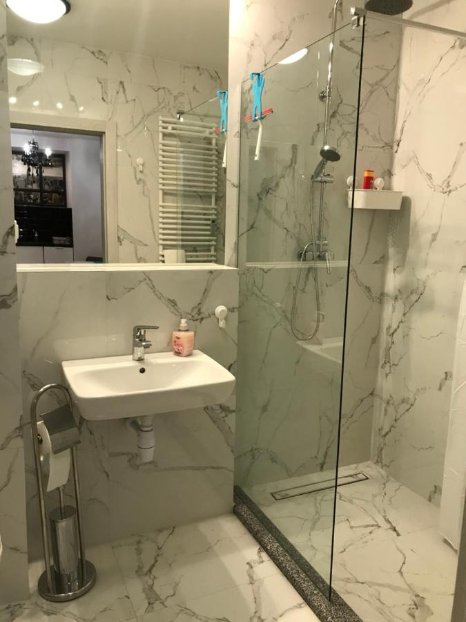 オルシュティンApartament Calamo Tuwima Parkアパートメント エクステリア 写真